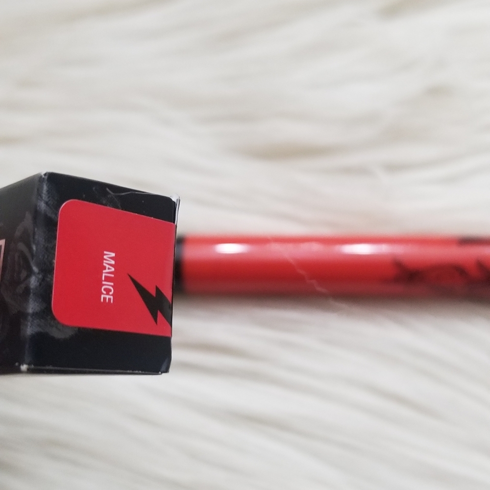 Kat von D lipstick - Picture 4 of 5
